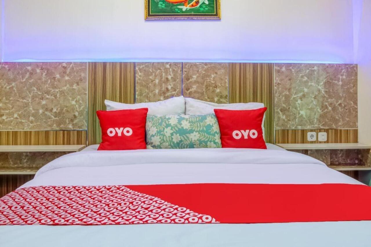 Oyo 3831 Pelangi Residence Syariah Surakarta  Экстерьер фото